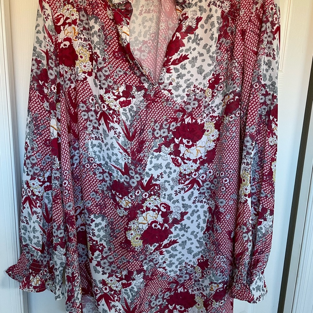 Suzanne Betro Red and White Floral Blouse